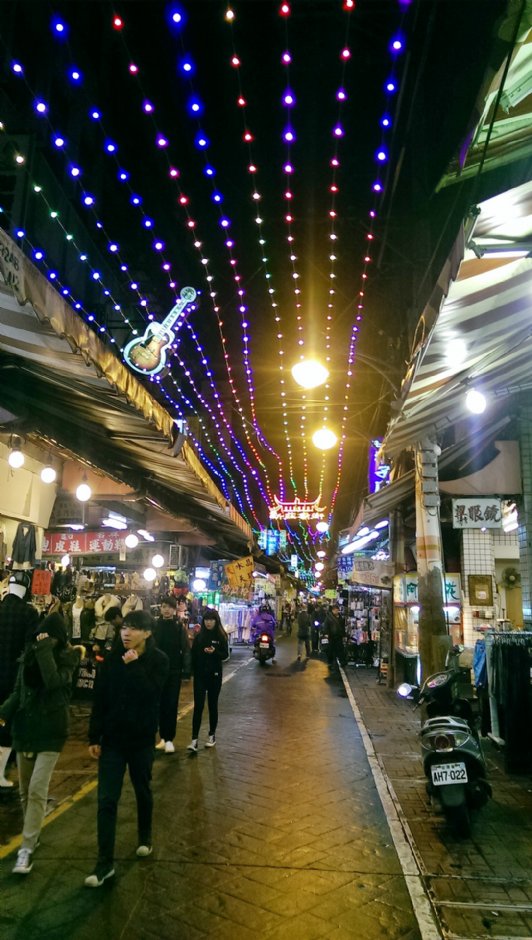 新莊廟街夜市 攝影：Eva隨手拍