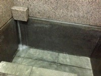 紗帽山溫泉屬白磺泉<br/> 攝影：Eva隨手拍