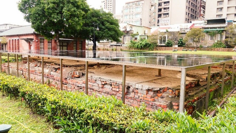 「御廟所」保留了僅存的磚造台基與地下室 攝影：圖片來源_台北市政府工務局