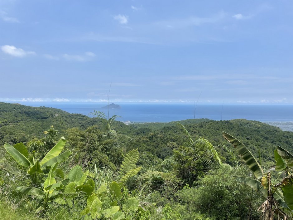 在石牌縣界公園可遠眺龜山島及蘭陽平原景致 攝影：Eva隨手拍