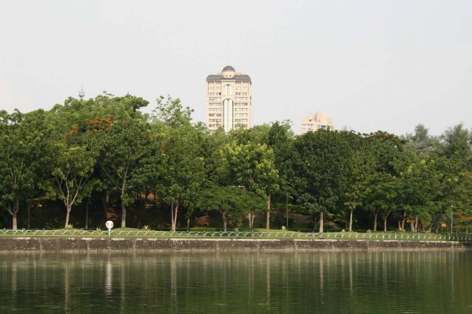 湖旁的景觀 攝影：老山羊部落格