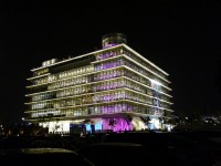 高雄市立圖書館總館夜景<br/> 攝影：旅遊王攝影組