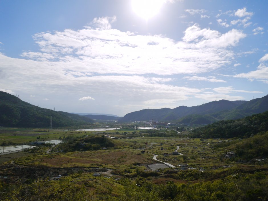 遠眺四重溪溫泉街 攝影：三個井
