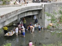 水中烤肉一家<br/> 攝影：小管