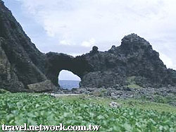 蘭嶼情人洞(圖片提供：楊怡英)