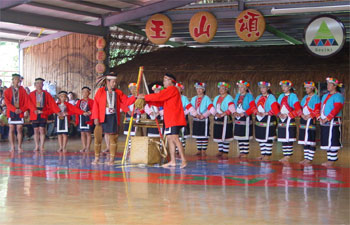 達娜依谷-鄒族表演 (圖片提供：陳銘祥 )