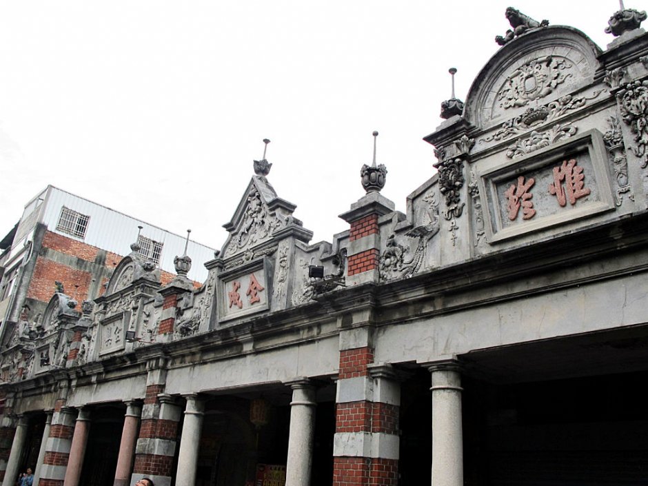 大溪老街建築上的雕刻是參觀重點 / Claire 提供