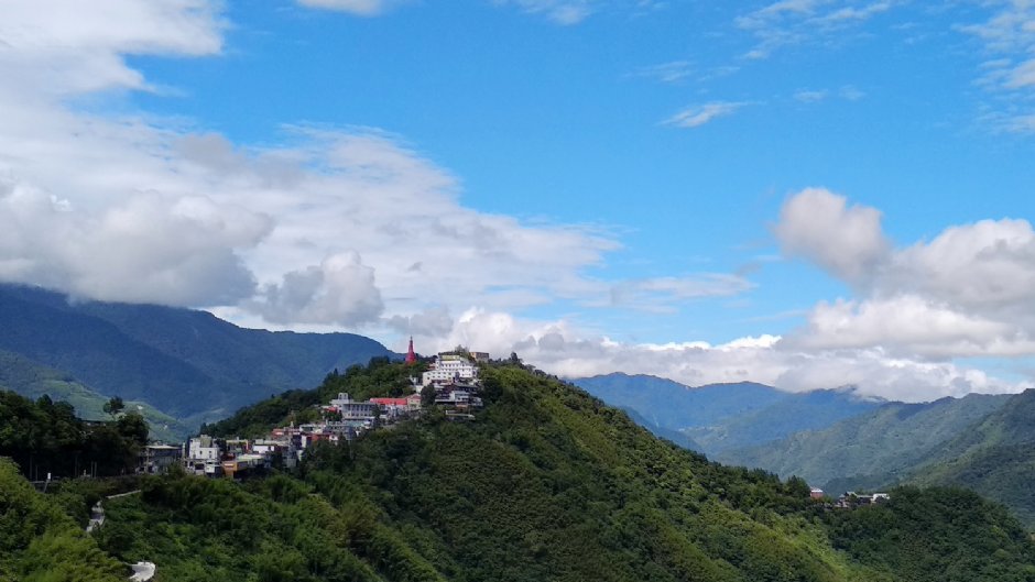 遙望上巴陵美景/Lu