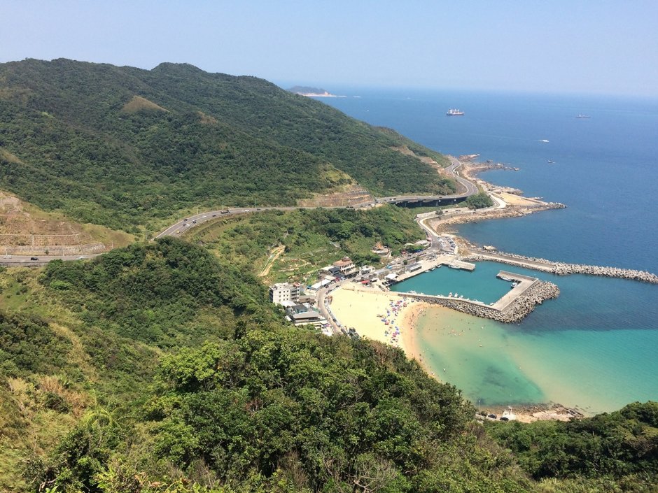 在情人湖環山步道可暸望外木山 / Eva隨手拍